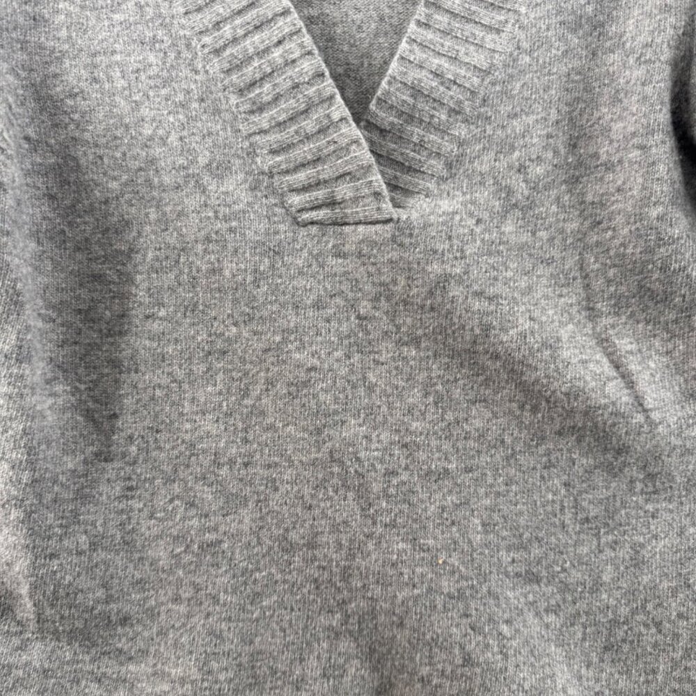 Sundance 100% Lambswool Sweater V Neck Gray Size Large - Picture 3 of 8